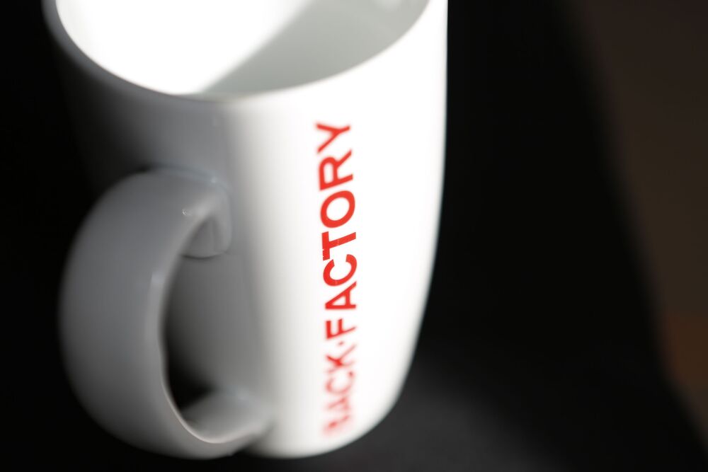 BACK-FACTORY-Merchandising